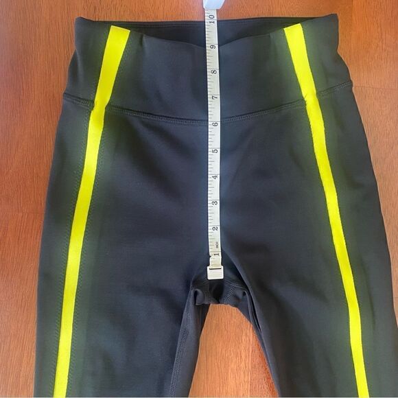 Zyia Active Luxe Yellow Stripe High Waist 7/8 Length Leggings - Picture 8 of 15